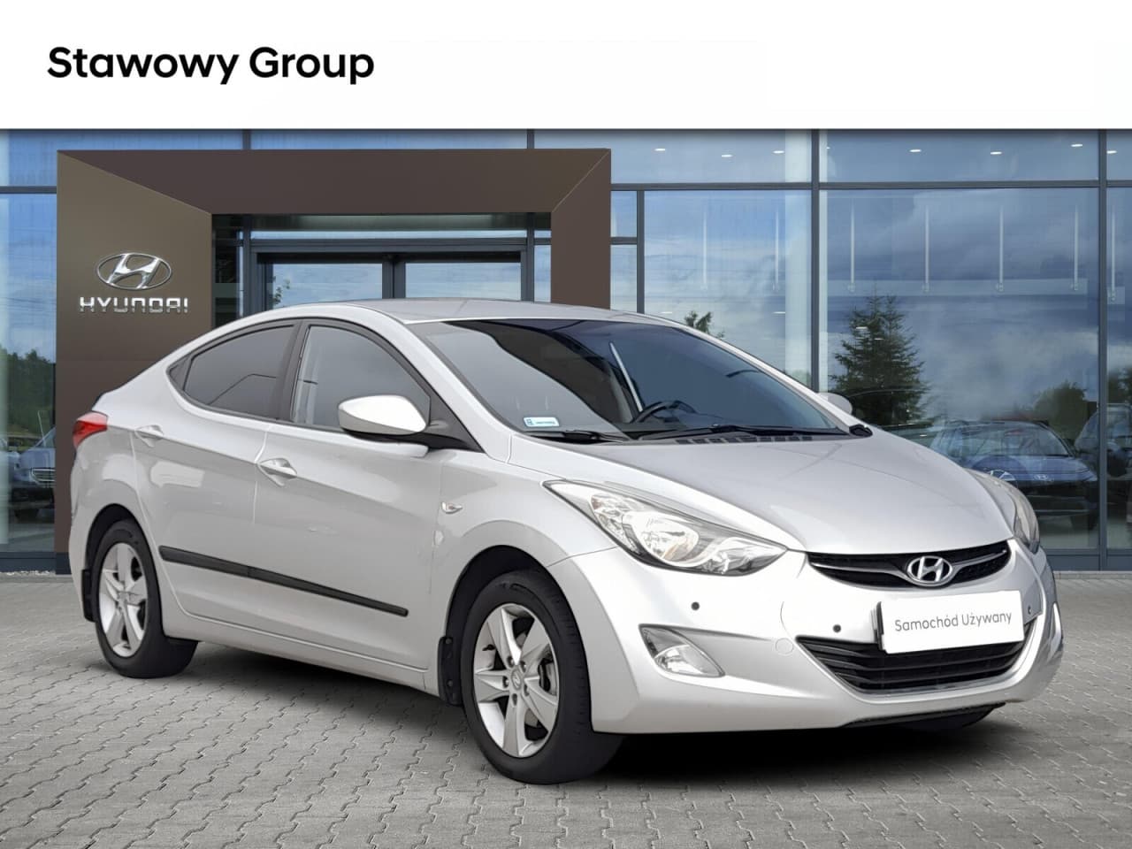 Hyundai Elantra - zdjęcie 8
