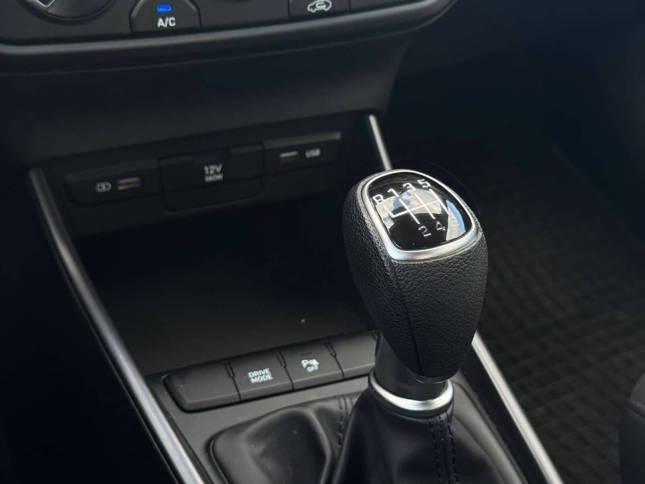 Hyundai i20 - zdjęcie 17